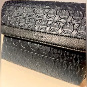 Salvatore Men's Navy and Black Travel Gancini Leather Belt Bag